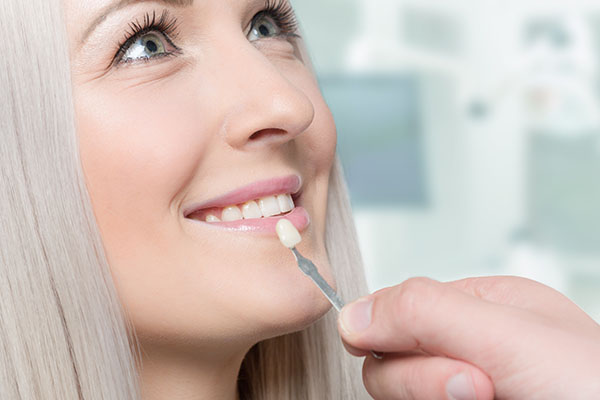 Changing the Color of Your Teeth With Veneers from Dr. Rolando Cibischino in Hackensack, NJ